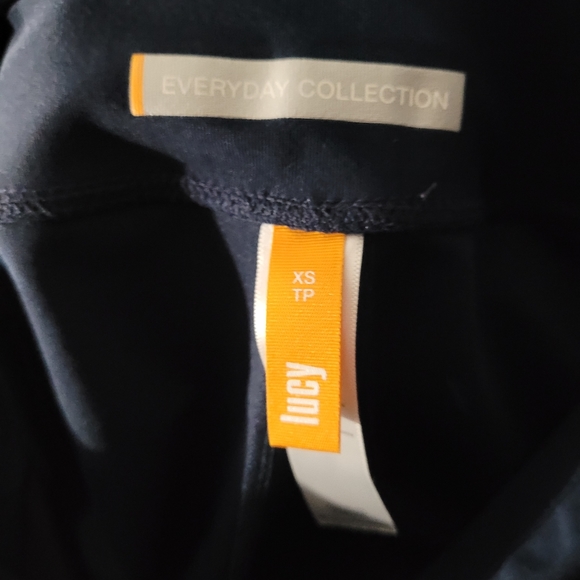 LUCY | Everyday Collection zip pockets wide leg athletic capri pants - Picture 3 of 6